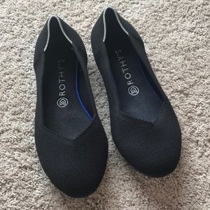 Rothy’s black flats
